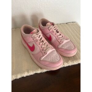 Women's Nike Triple Pink Dunk Low Sneakers Shoes Size 7.5